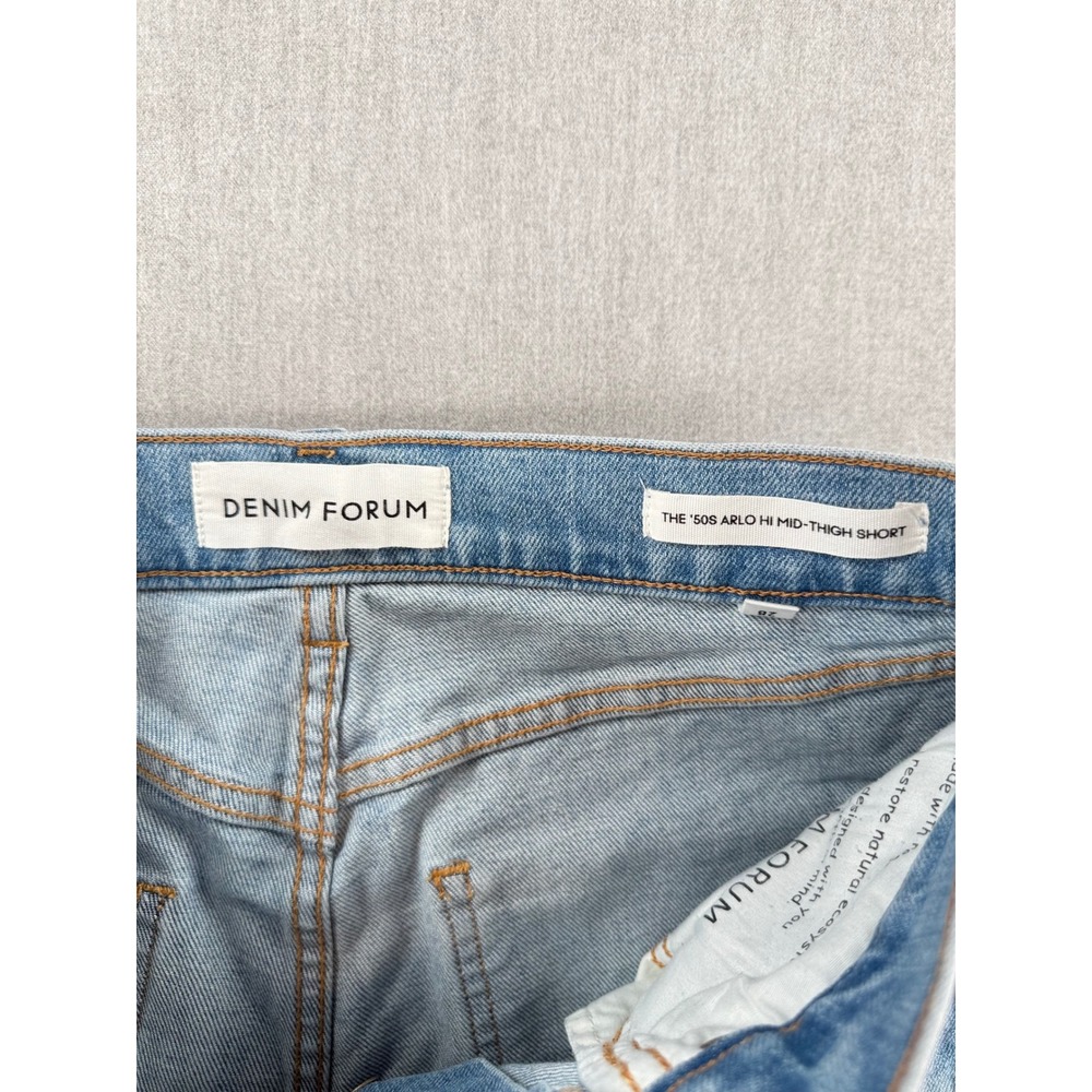Aritzia Denim Forum The '50s Arlo Hi Mid-Thigh Short Light Wash Blue Size 28 - Picture 2 of 9